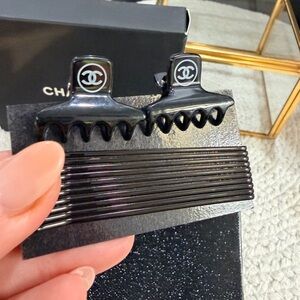 (Rare) Chanel Makeup CC mini hair clips and pins Accessory Set in Pouch